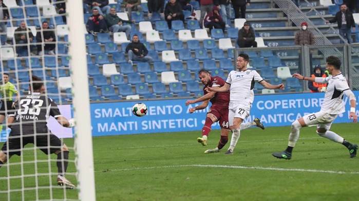 Descrizione: Descrizione: Descrizione: Descrizione: Descrizione: Descrizione: Descrizione: Descrizione: La Reggiana respinge lassalto del Cesena: 0-0 e primato solitario confermato